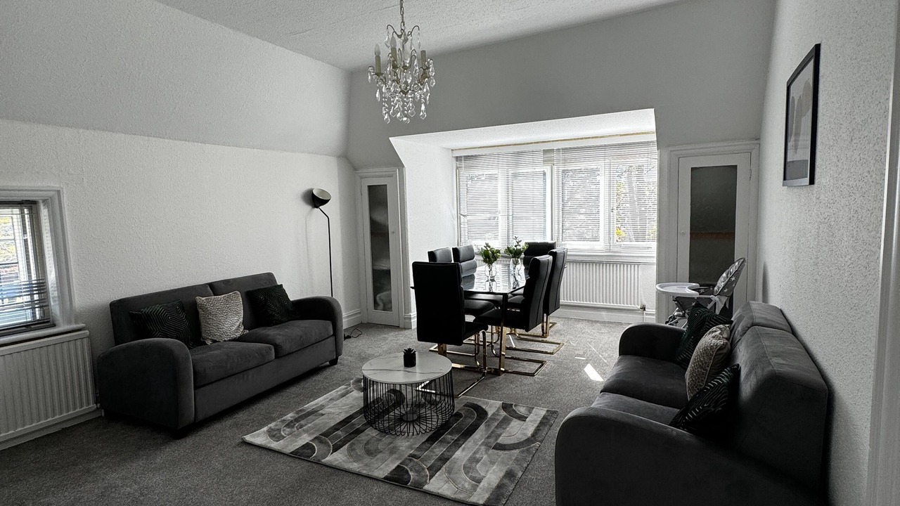 Photo of Others in Canford Cliffs