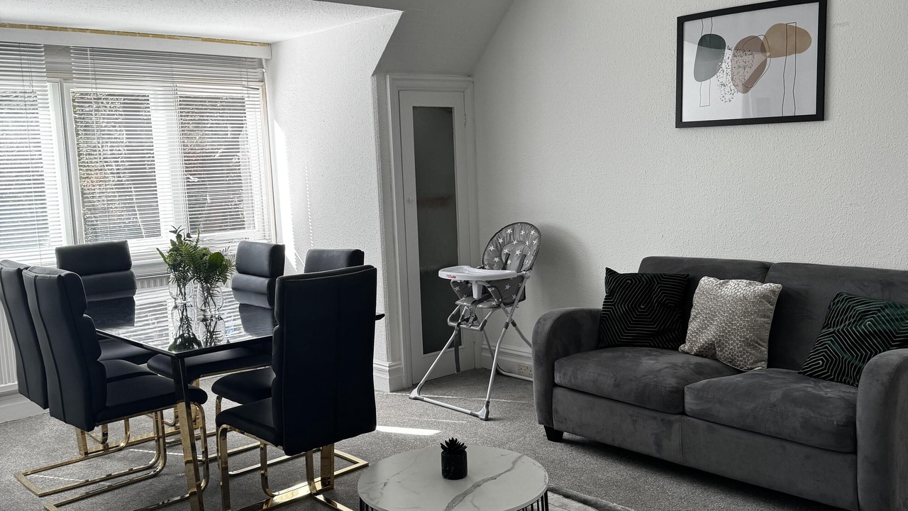 Photo of Others in Canford Cliffs