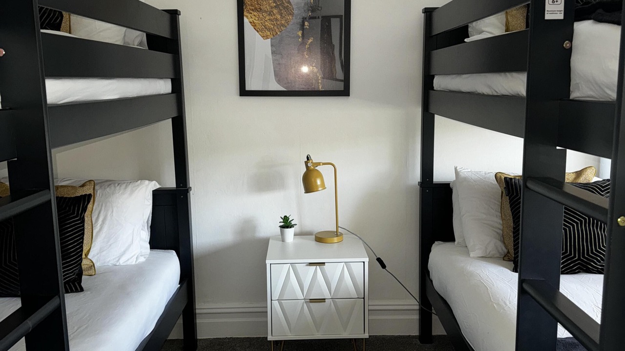 Photo of Others in Canford Cliffs