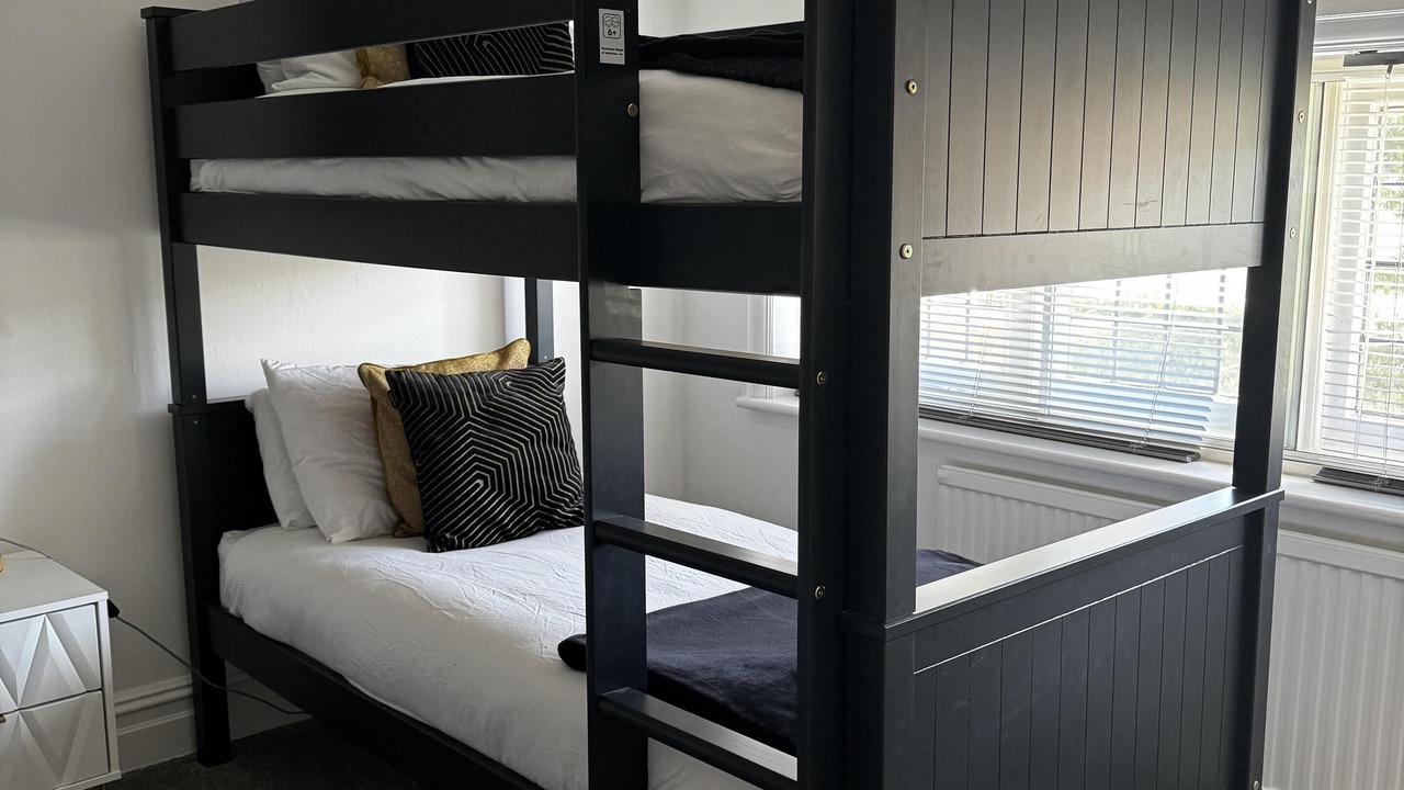 Photo of Others in Canford Cliffs