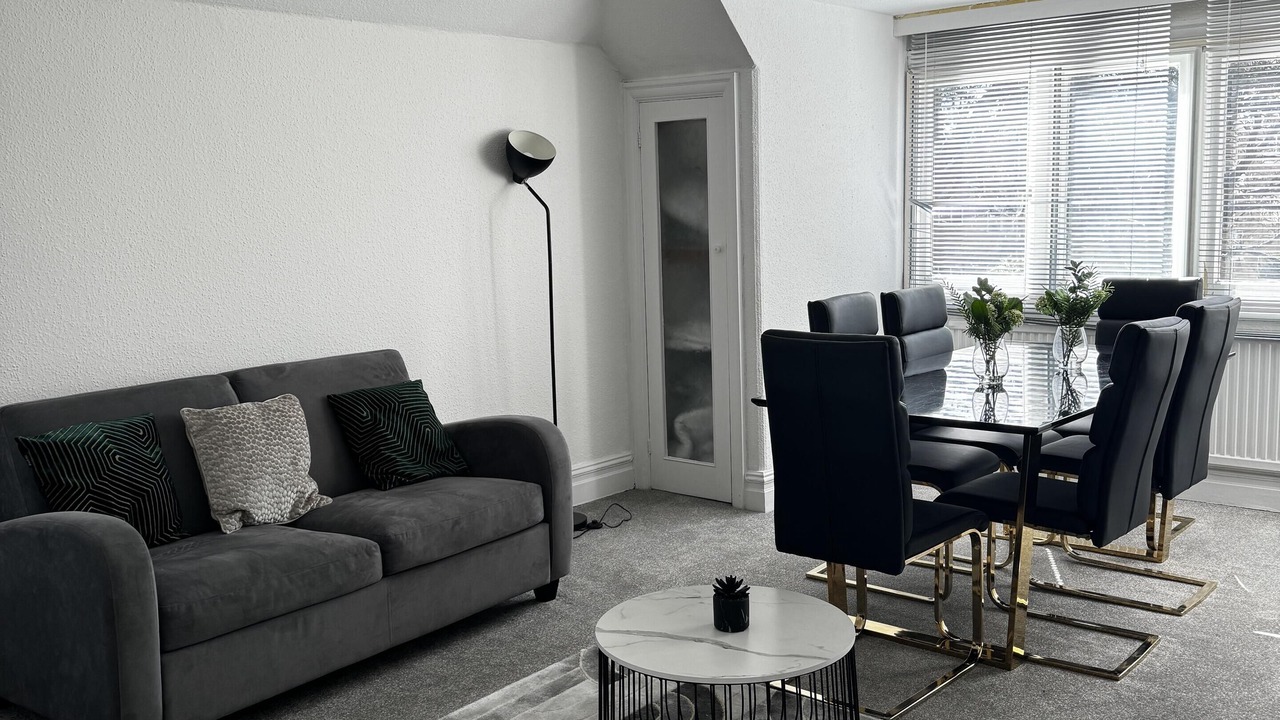 Photo of Others in Canford Cliffs