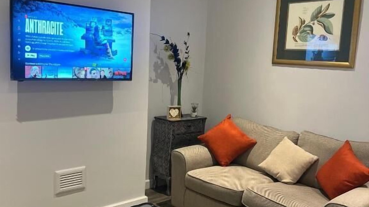 Photo of Livingroom in Northampton