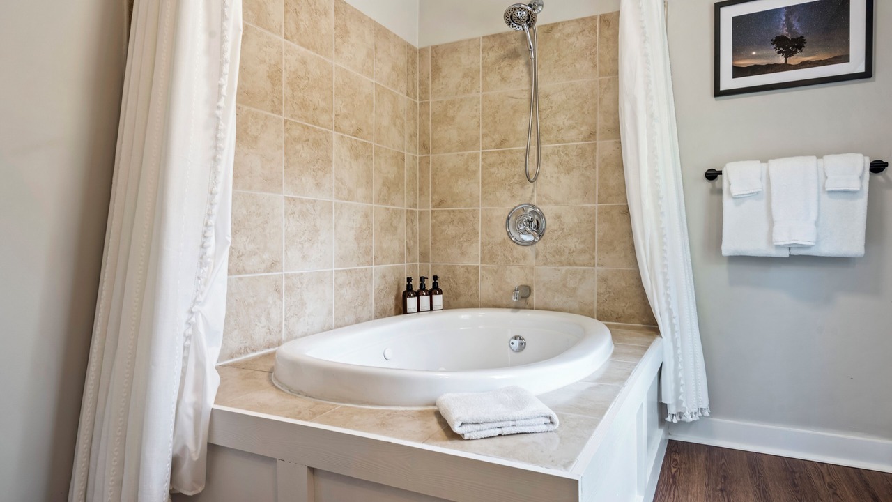 Photo of Bathroom in Bartlett