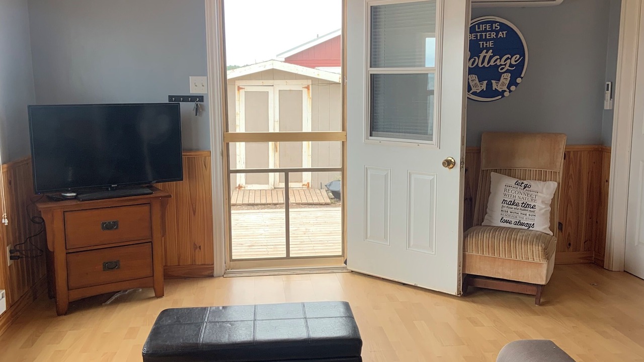 Photo of Livingroom in Brule Point