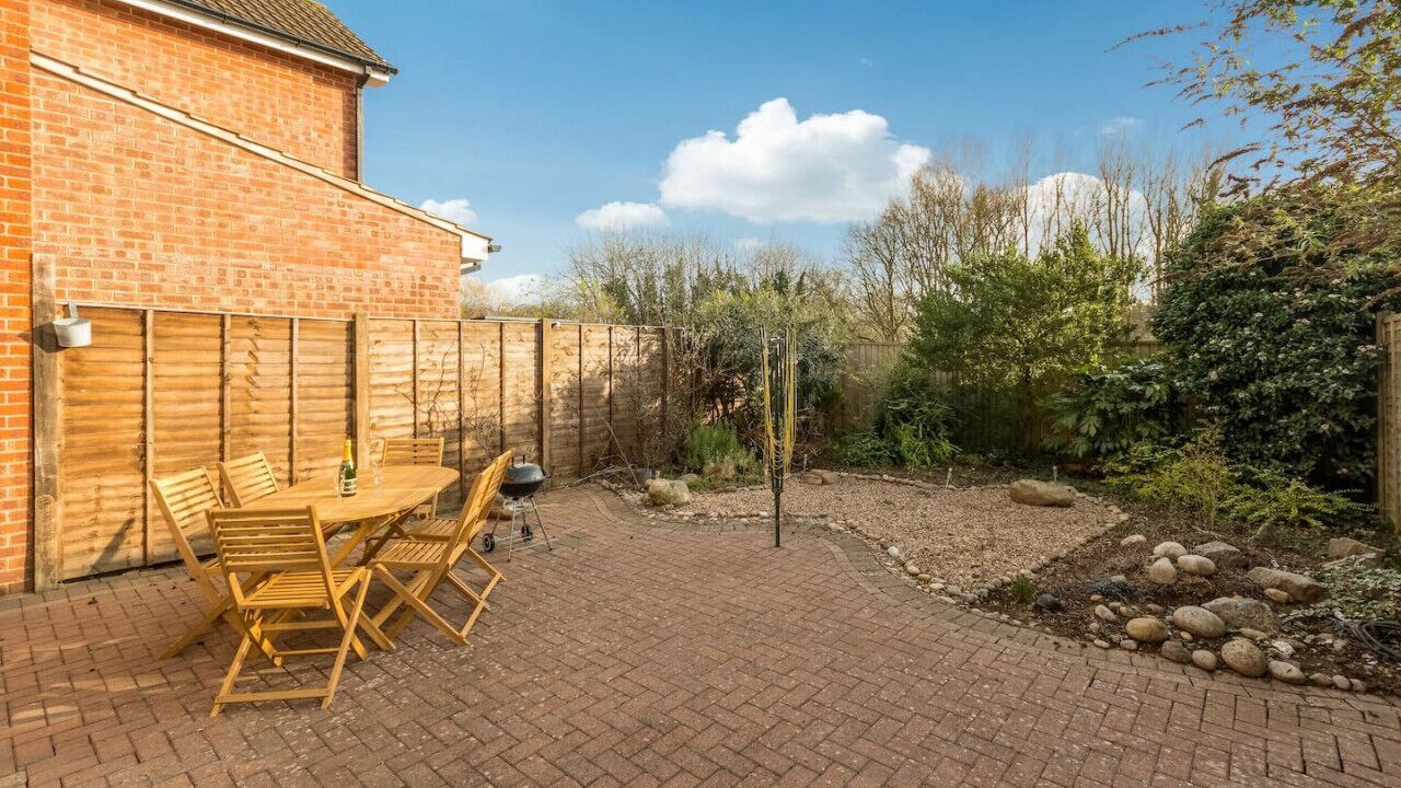 Photo of Outdoor in Whitnash