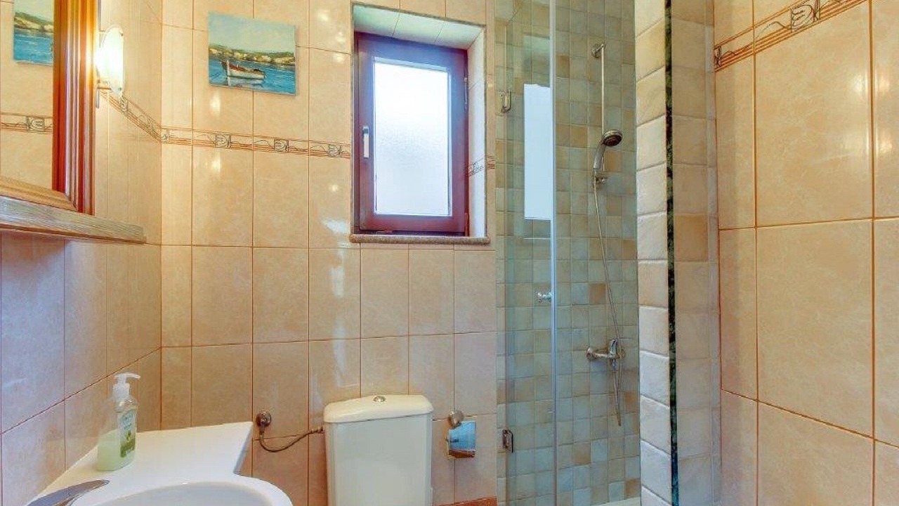 Photo of Bathroom in Cove Murtar