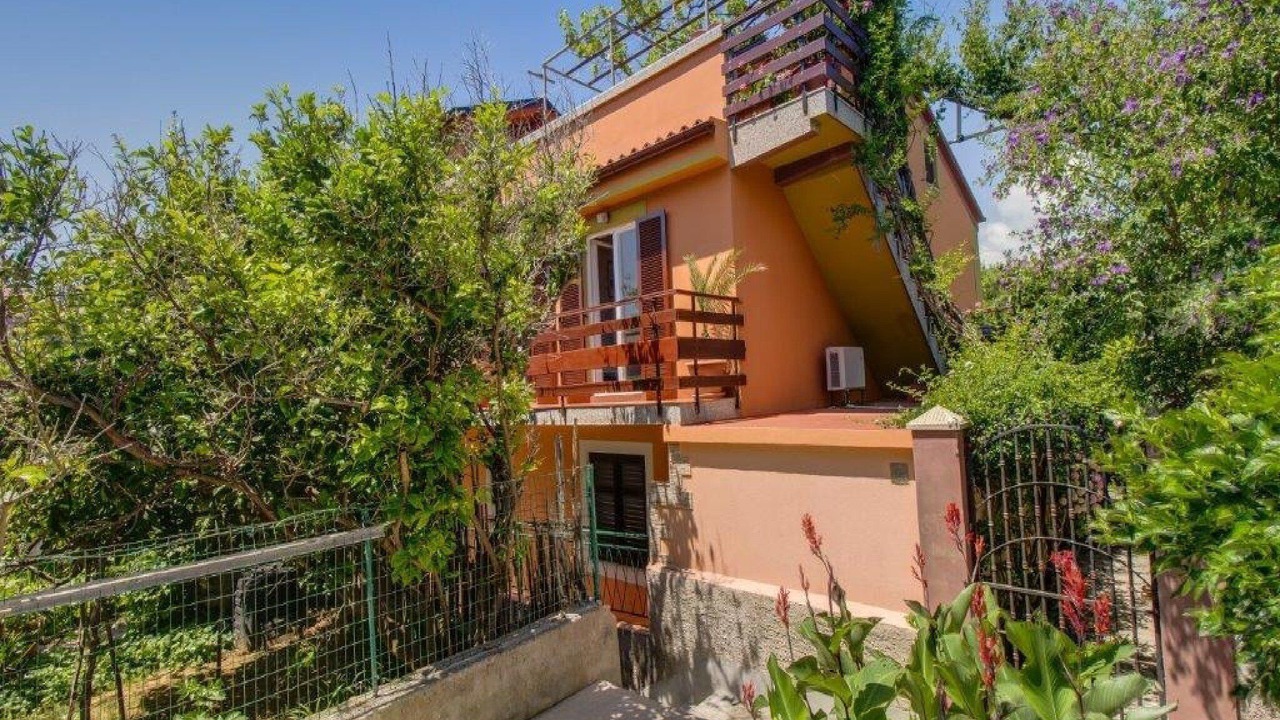 Photo of Outdoor in Cove Murtar