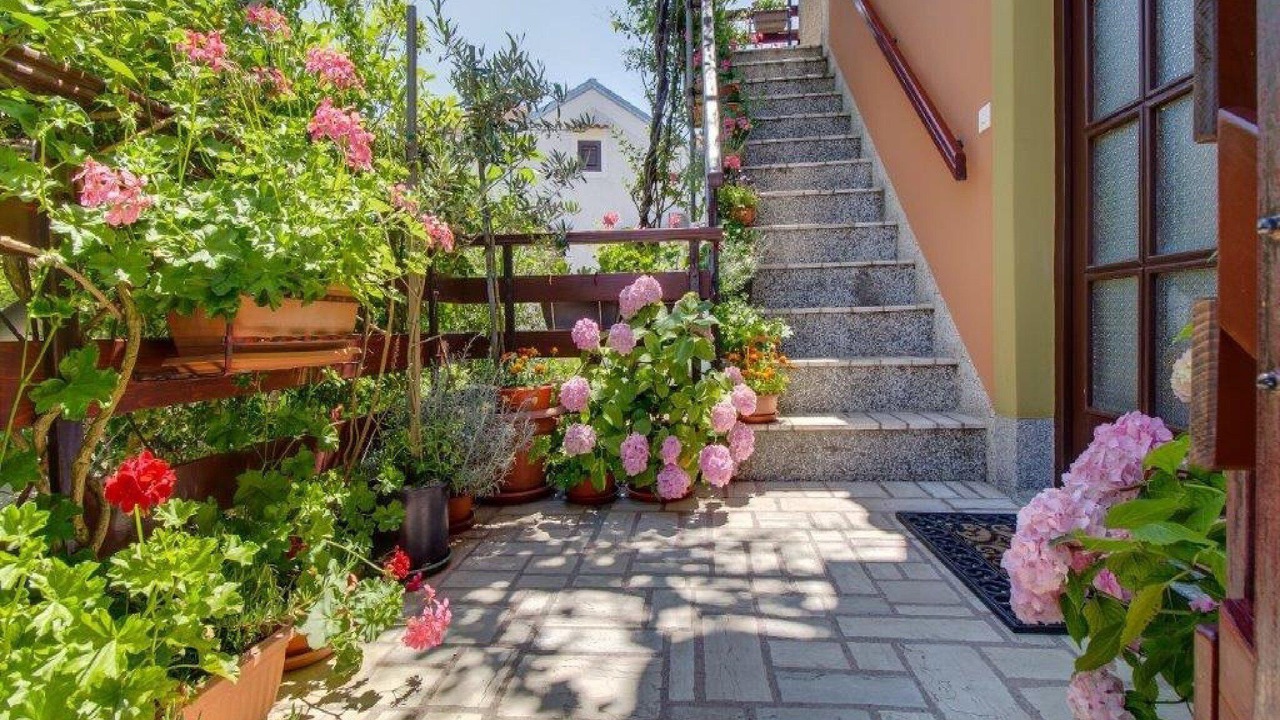 Photo of Outdoor in Cove Murtar