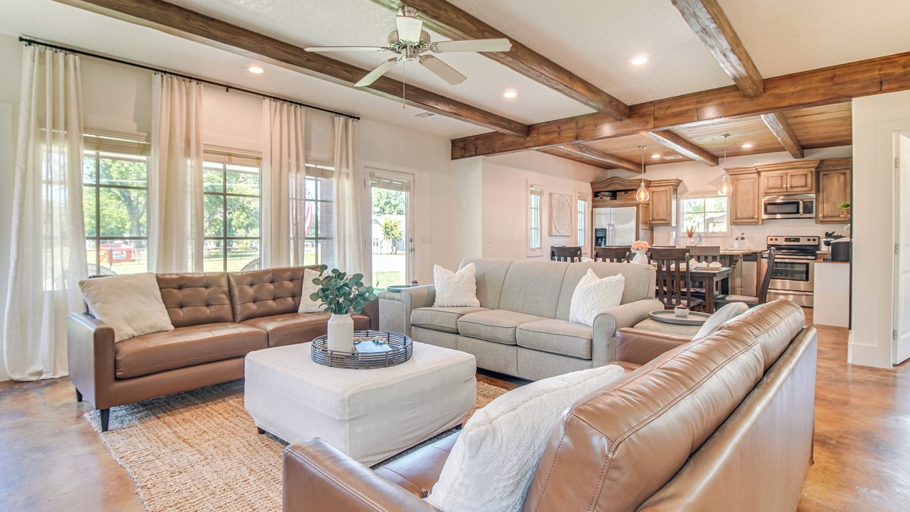 Photo of Livingroom in Vinita
