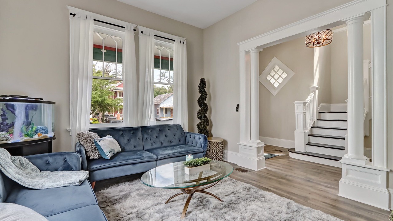 Photo of Livingroom in Urban Core