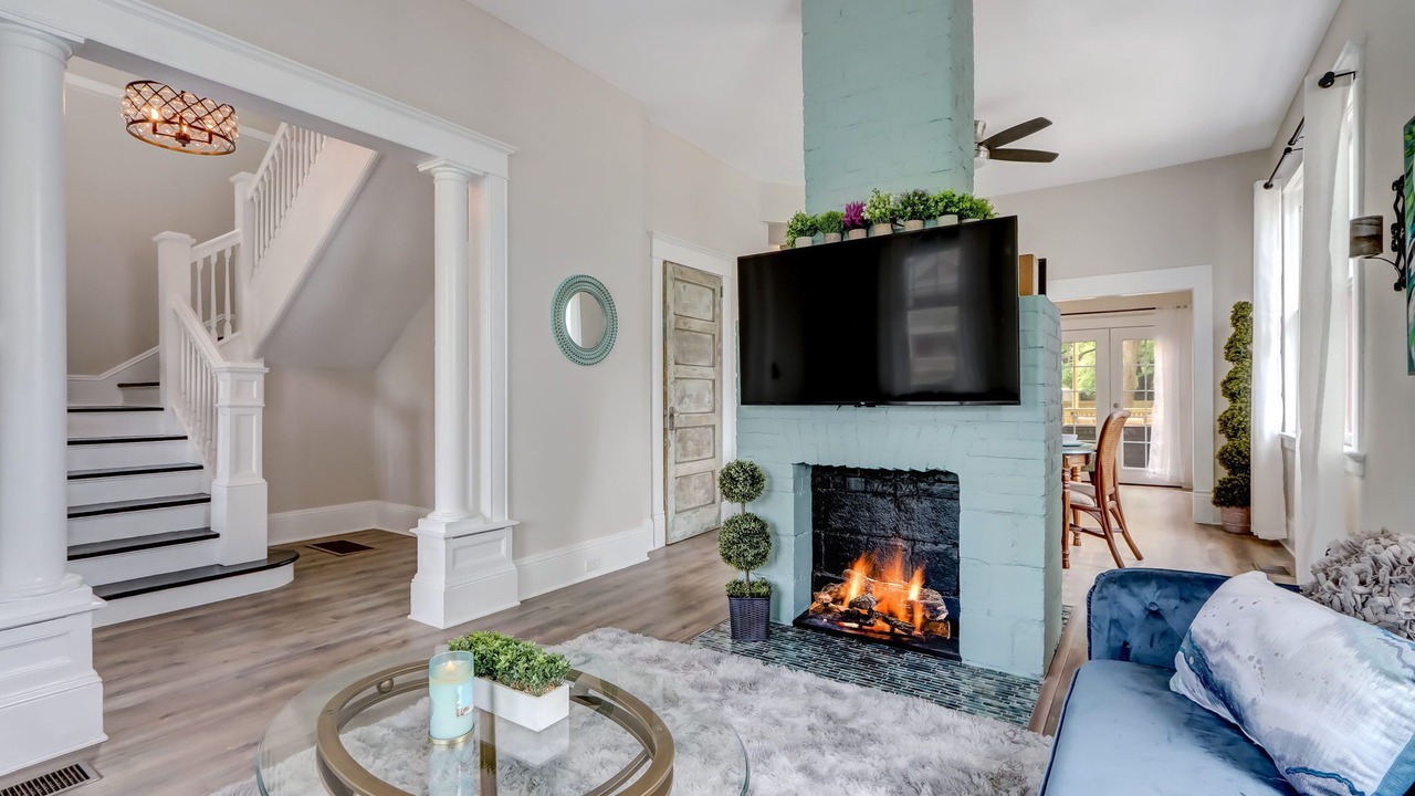 Photo of Livingroom in Urban Core