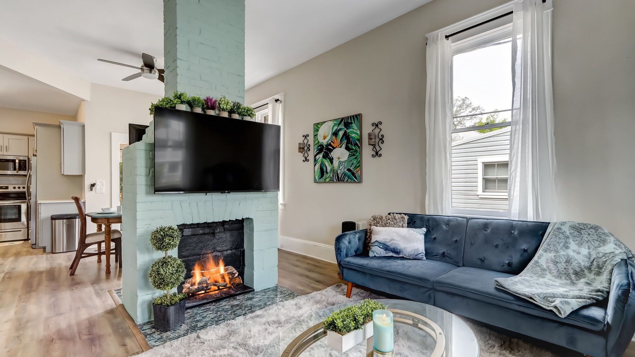 Photo of Livingroom in Urban Core
