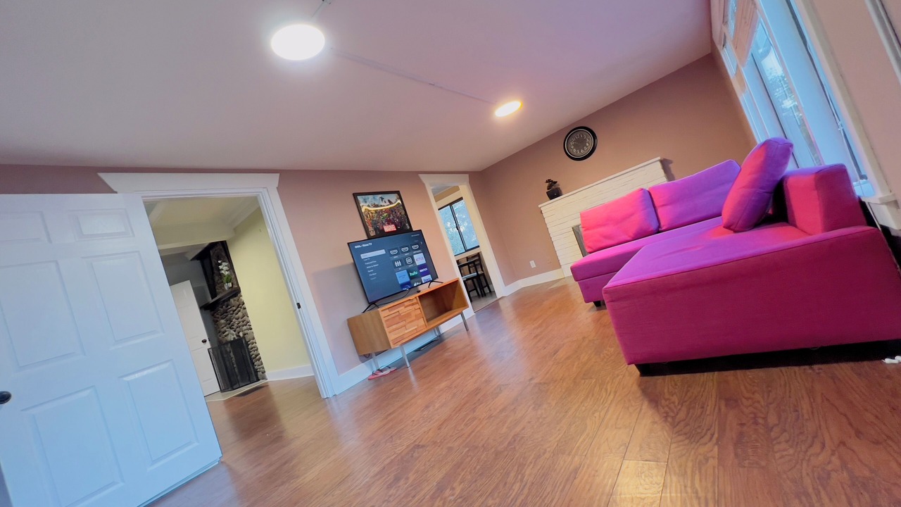 Photo of Livingroom in Seattle Metro Area