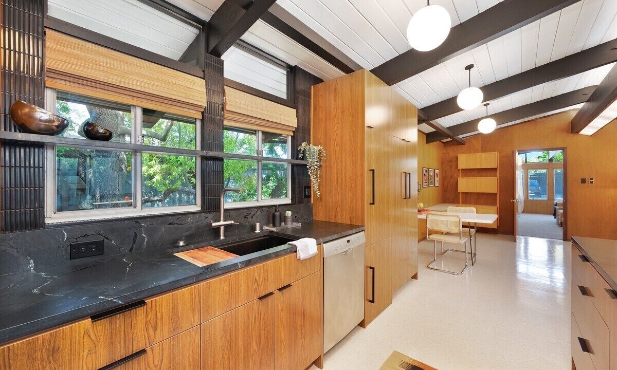 Photo of Kitchen in Southwestern Sacramento