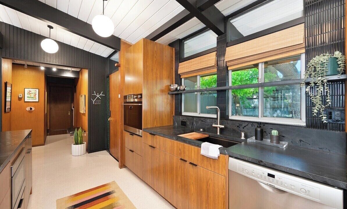 Photo of Kitchen in Southwestern Sacramento