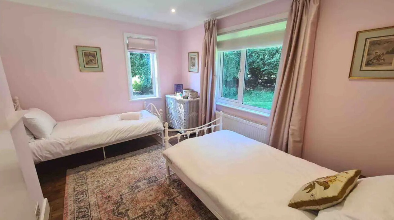 Photo of Others in Etchinghill