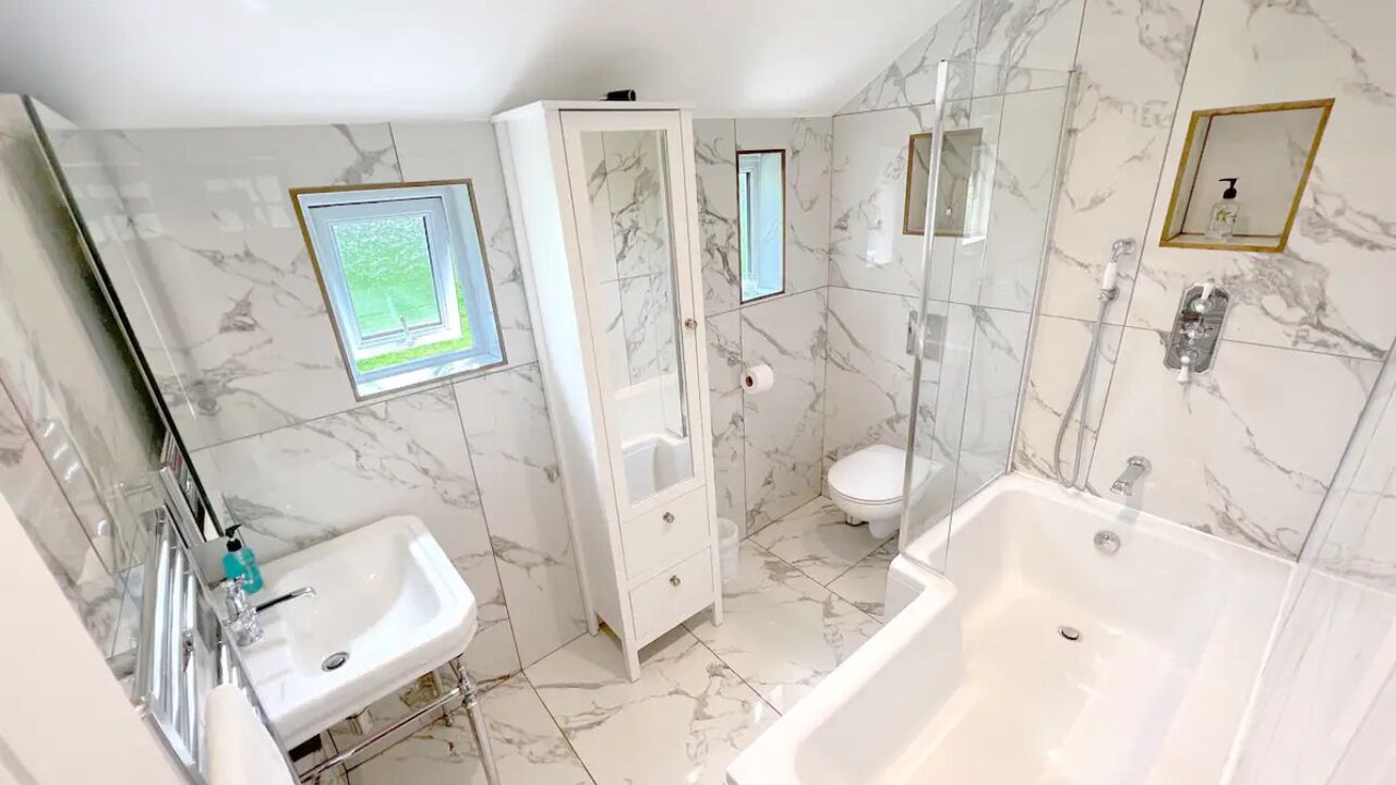 Photo of Others in Etchinghill