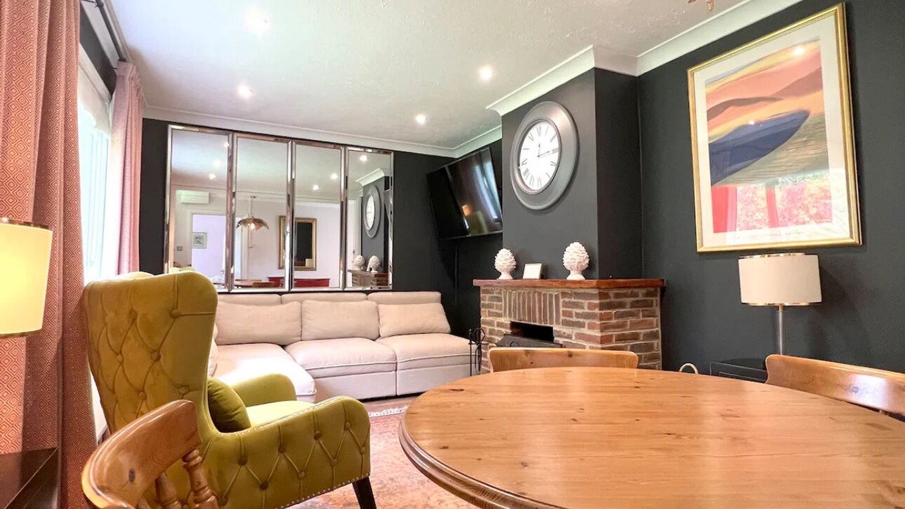 Photo of Others in Etchinghill