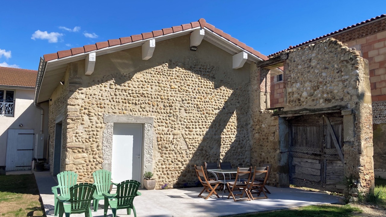 Photo of Outdoor in Alixan