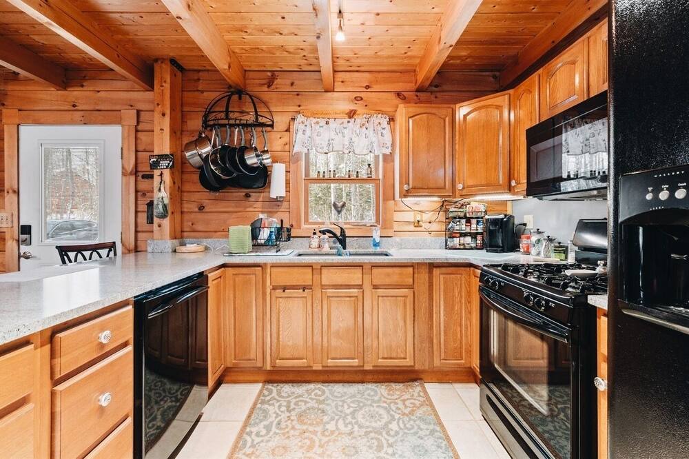 Photo of Kitchen in Warren