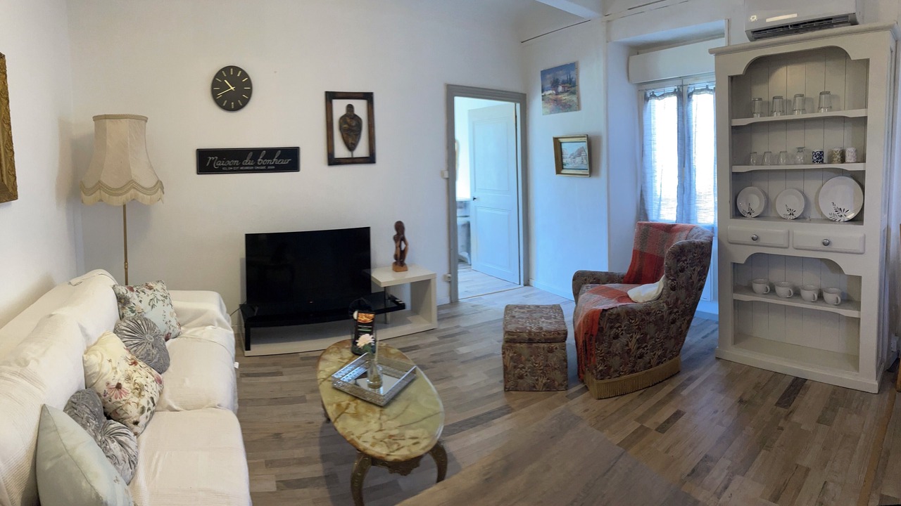 Photo of Livingroom in Rousson