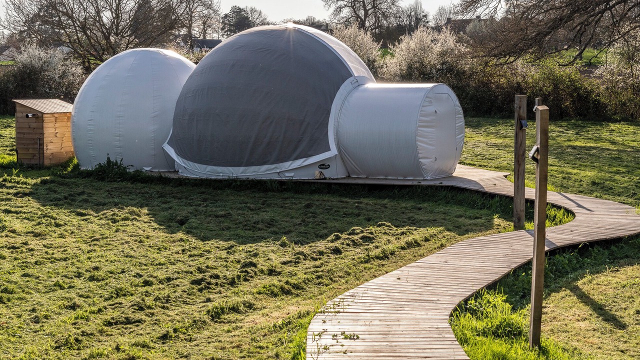 Photo of Others in Lindry