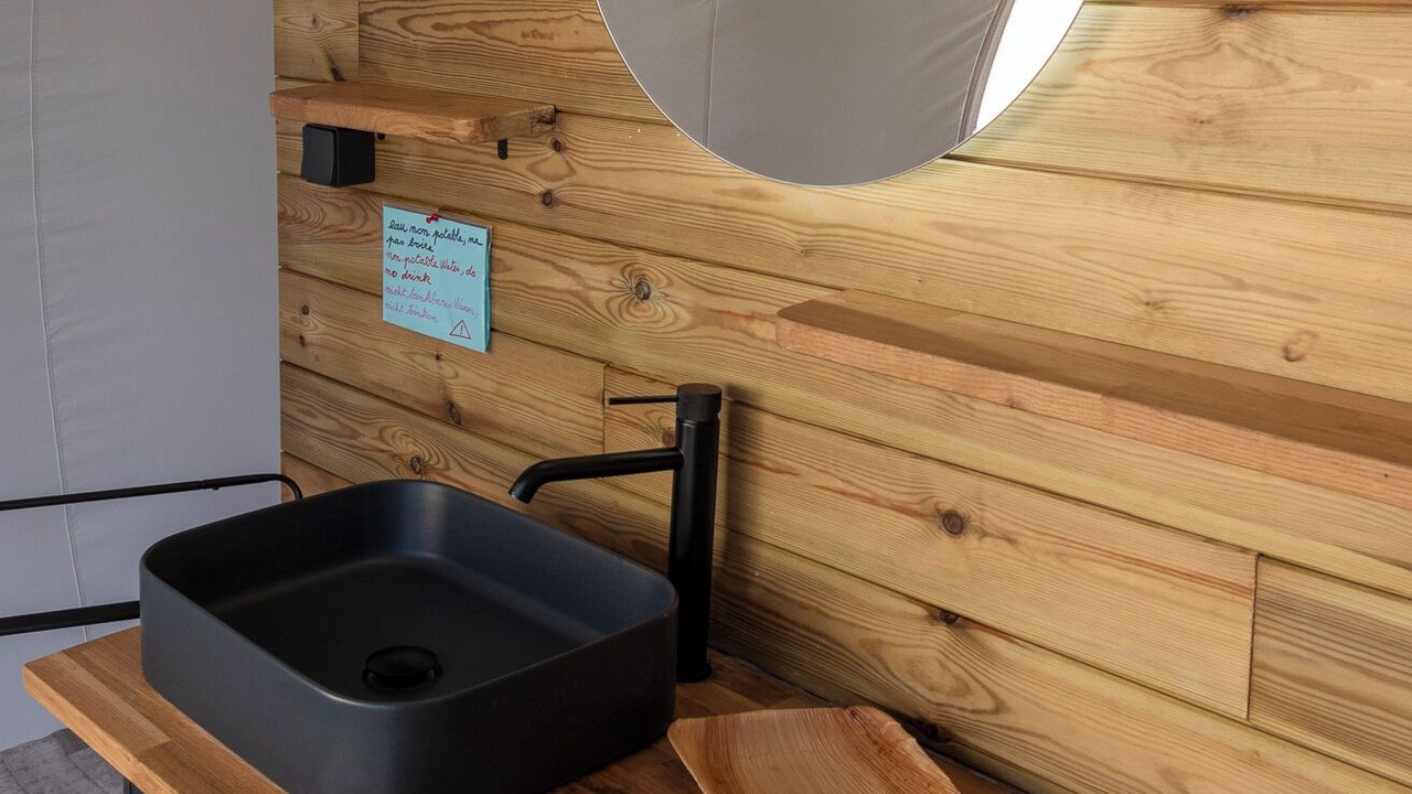 Photo of Others in Lindry