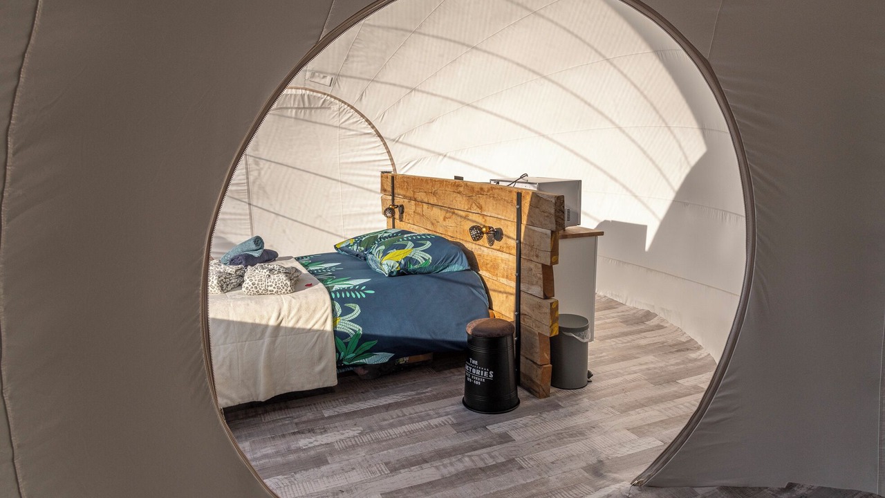 Photo of Others in Lindry