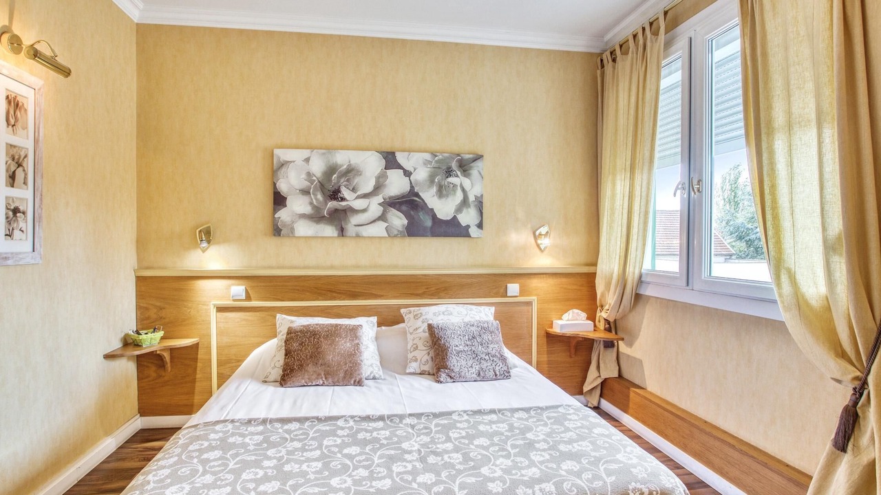 Photo of Bedroom in Vernouillet