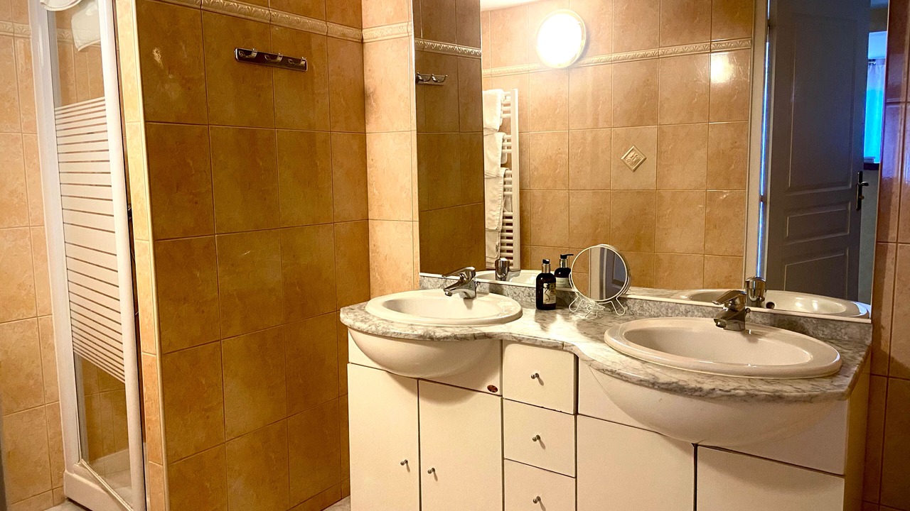 Photo of Bathroom in Vernouillet