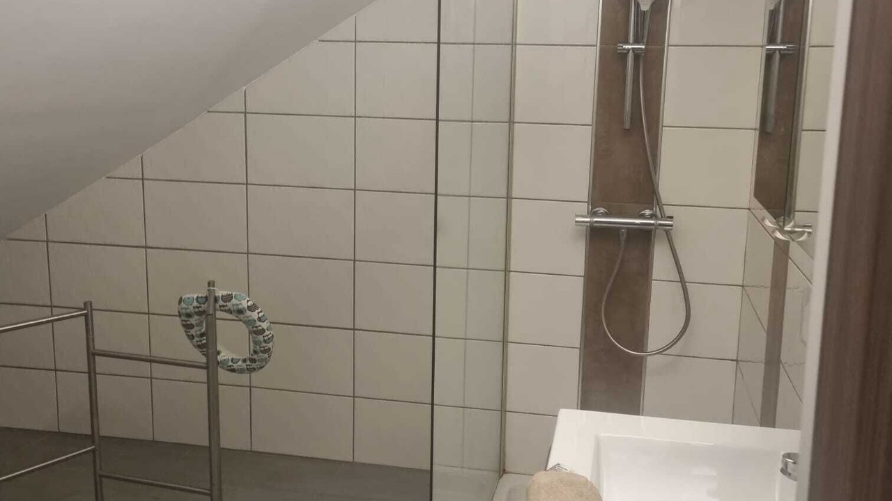 Photo of Others in Jons