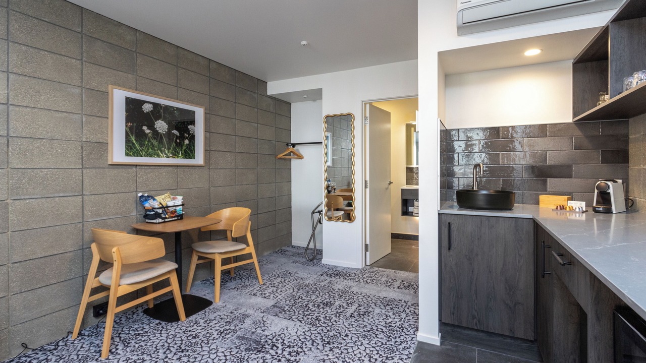 Photo of Others in Ponsonby