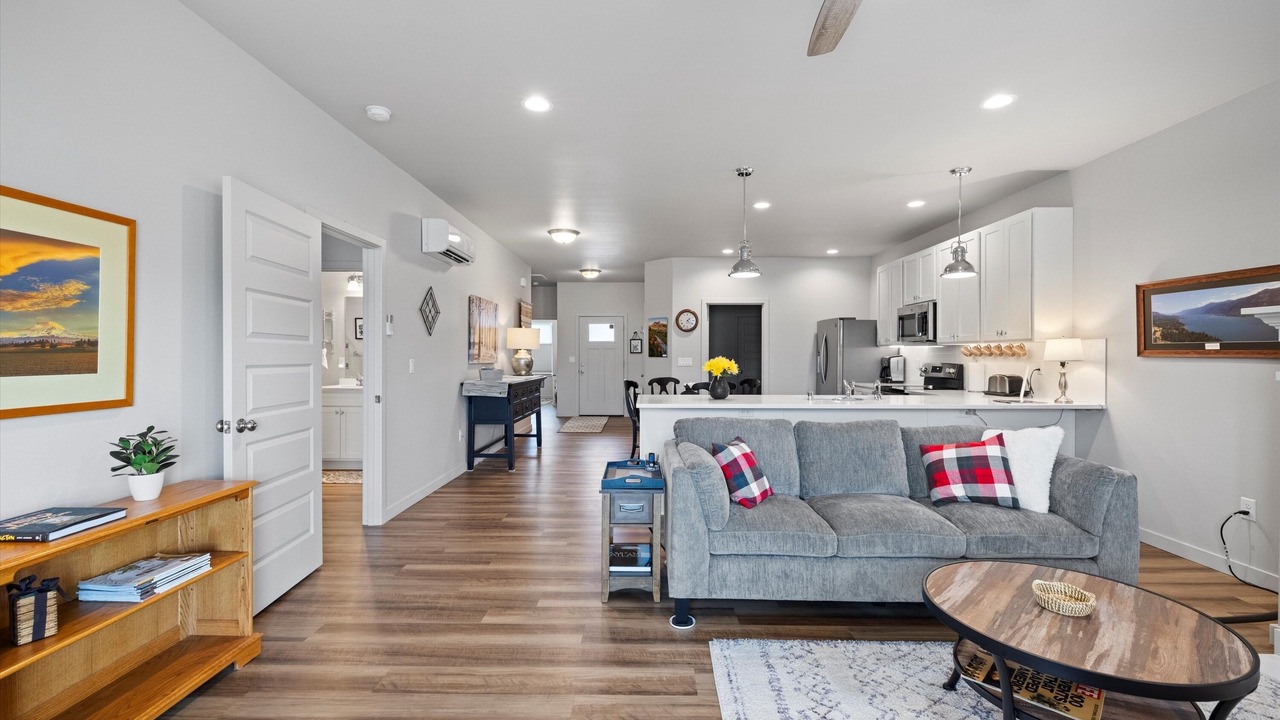 Photo of Livingroom in Benton City