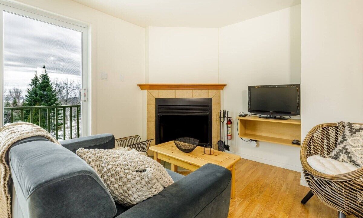 Photo of Livingroom in Petite-Riviere-Saint-Francois