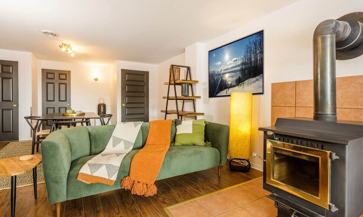Photo of Livingroom in Petite-Riviere-Saint-Francois