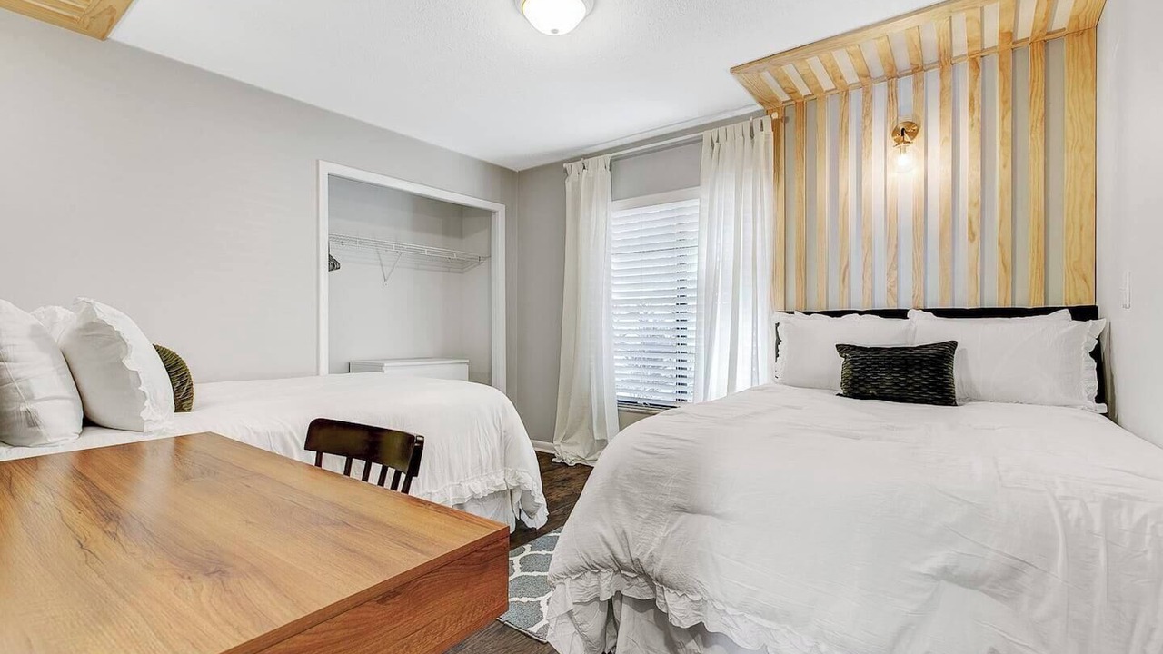 Photo of Others in Bloomingdale