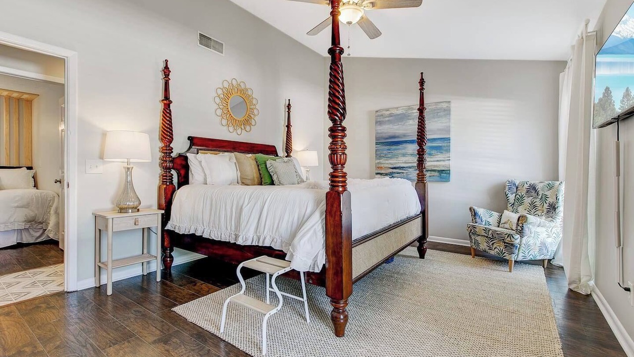 Photo of Others in Bloomingdale