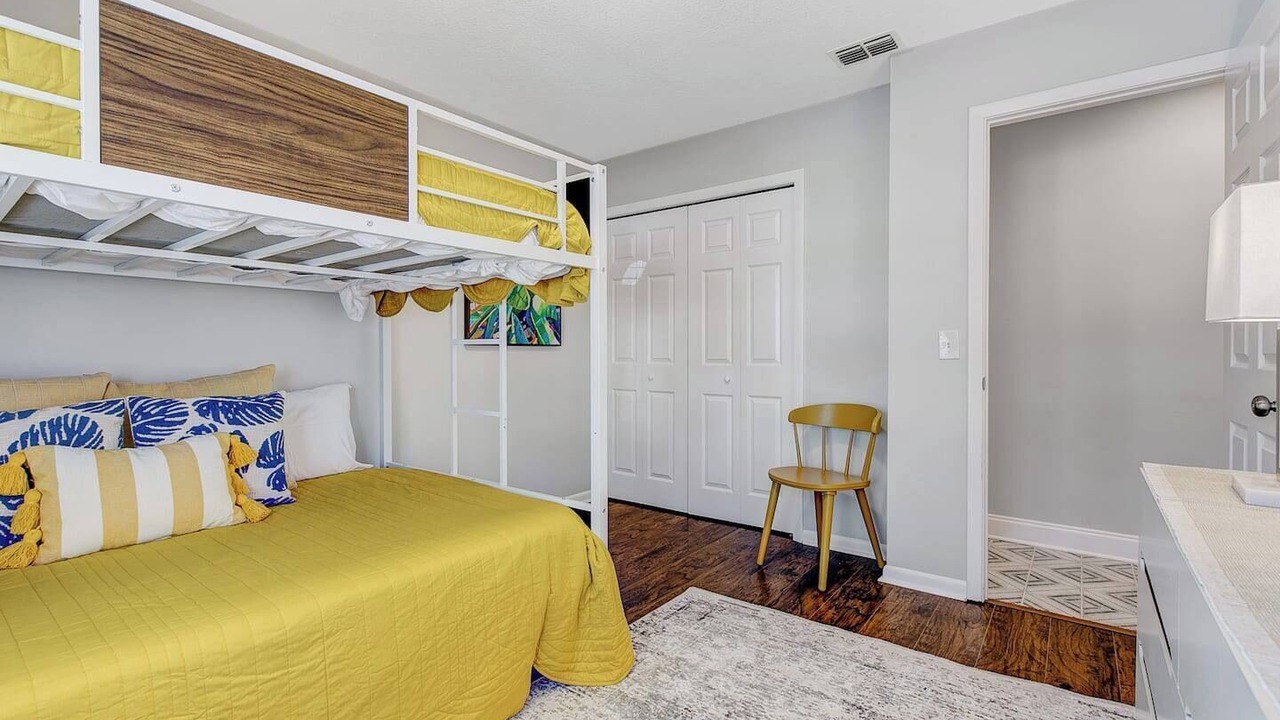 Photo of Others in Bloomingdale