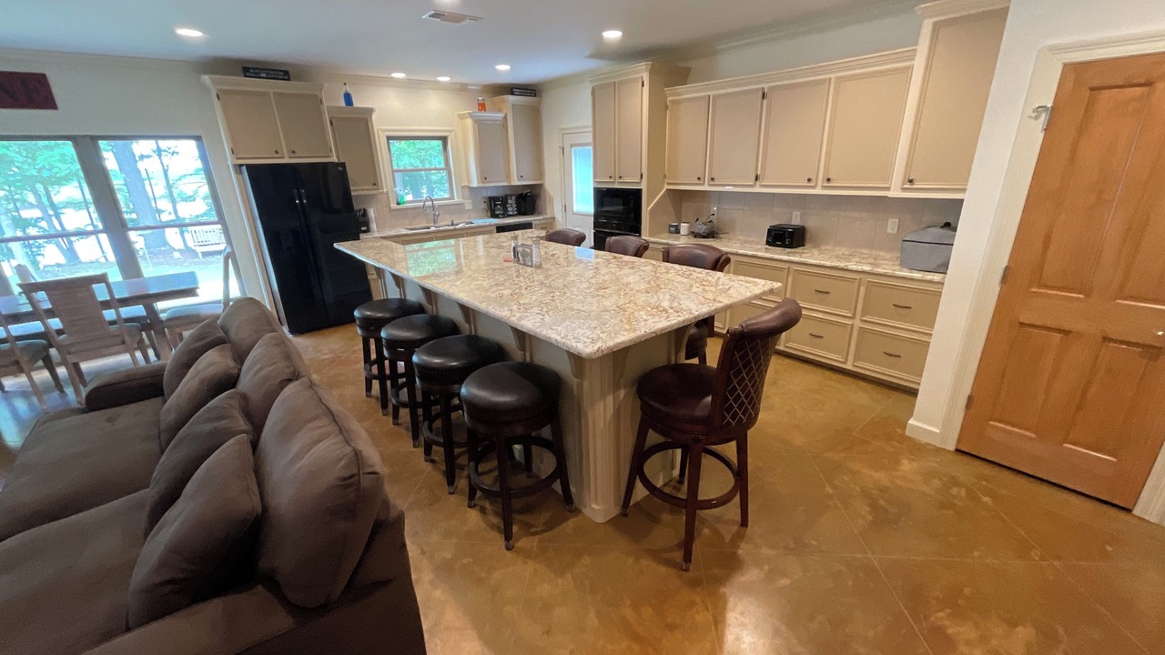 Photo of Kitchen in Midnight