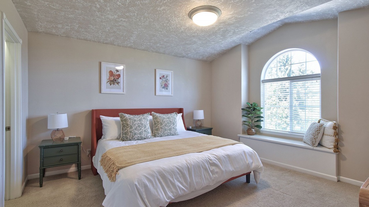 Photo of Others in Salem