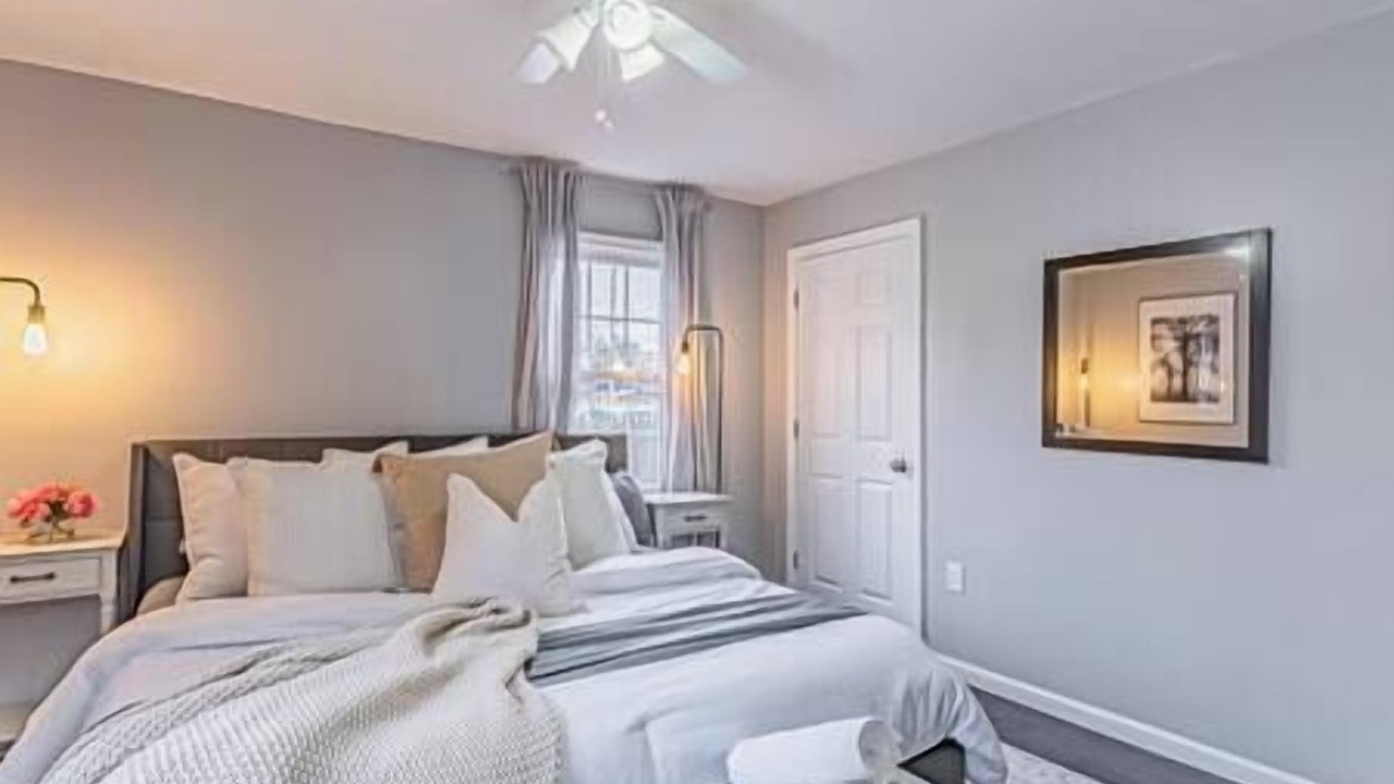 Photo of Others in Vauxhall