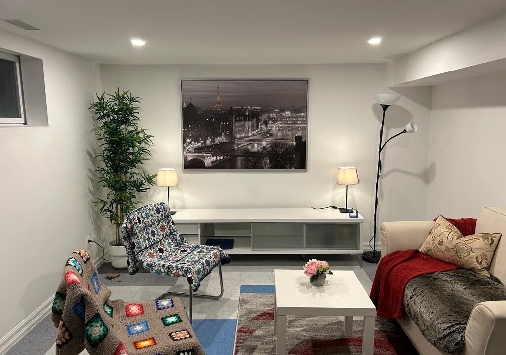 Photo of Livingroom in West Oakville