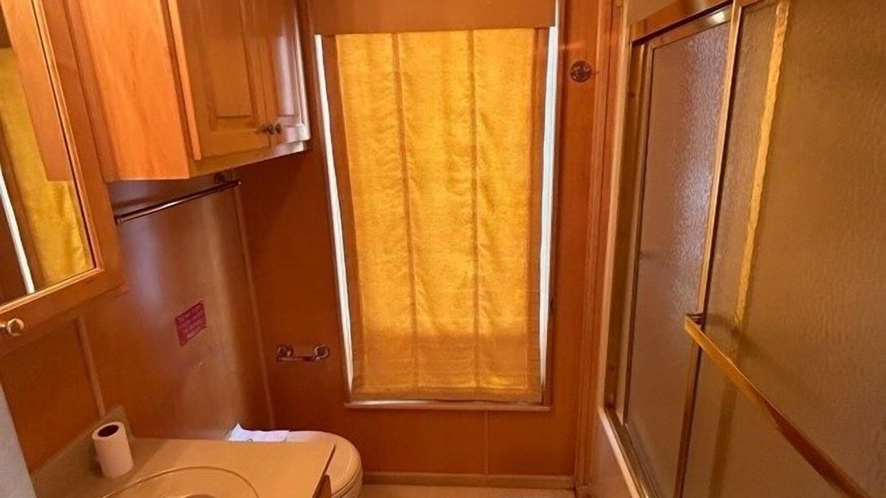 Photo of Bathroom in Allons