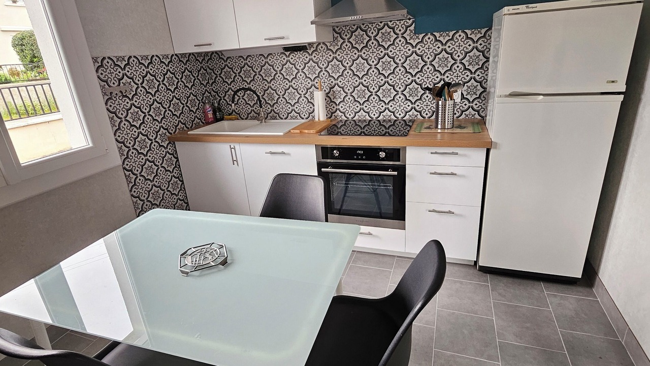 Photo of Others in Avaray