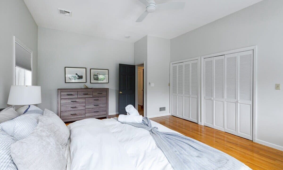 Photo of Others in Hurley