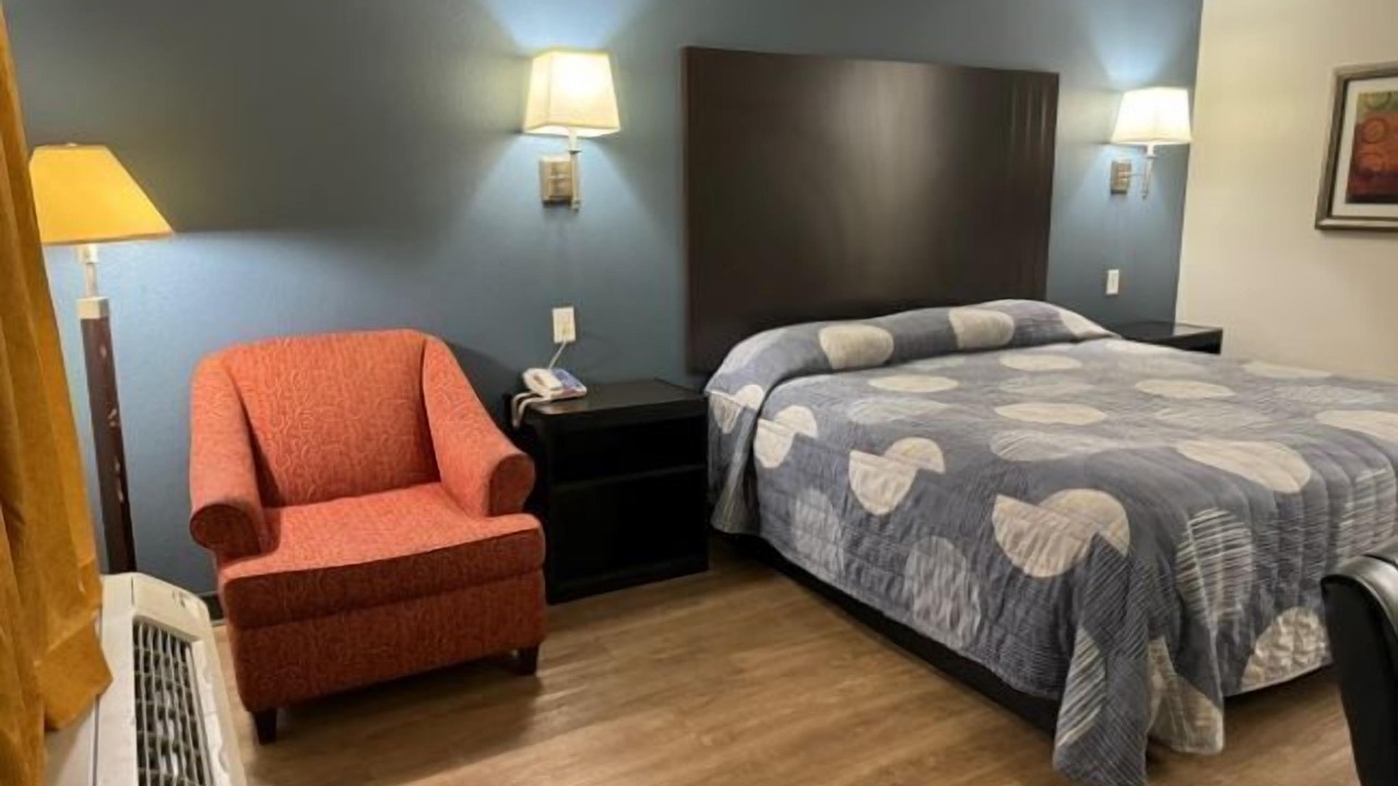 Photo of Bedroom in Conley