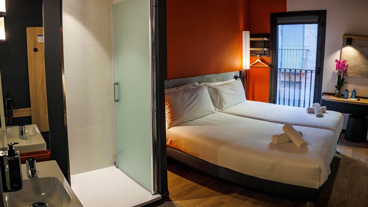 Photo of Bedroom in Logrono Historic Centre