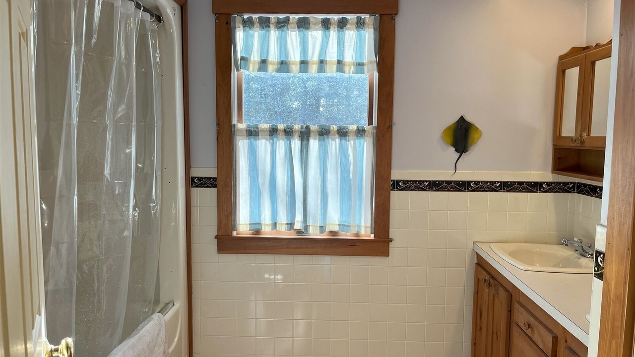 Photo of Bathroom in Damariscotta
