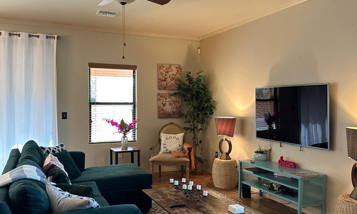 Photo of Livingroom in Limberlost