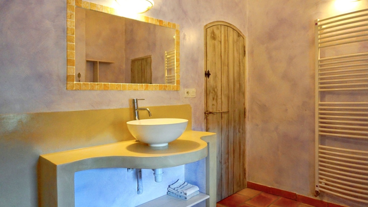 Photo of Bathroom in Simiane-la-Rotonde